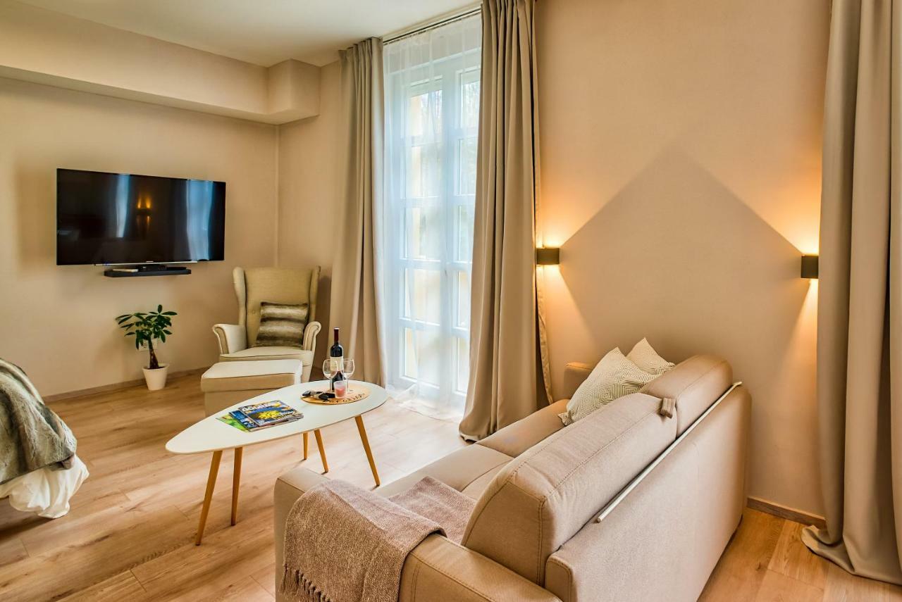 Apartma Parkside With Free Parking *